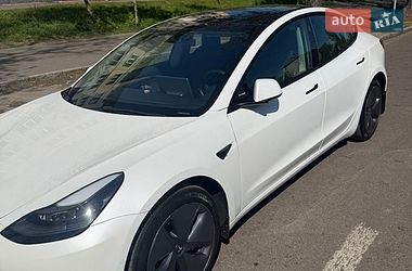 Седан Tesla Model 3 2022 в Киеве