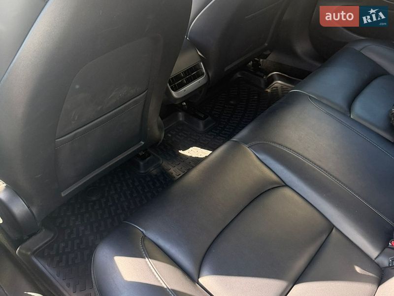 Седан Tesla Model 3 2022 в Києві