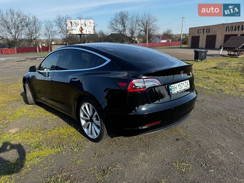 Седан Tesla Model 3 2018 в Киеве