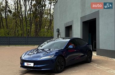 Седан Tesla Model 3 2025 в Києві