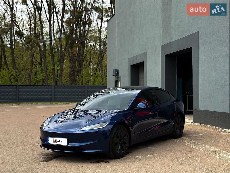 Седан Tesla Model 3 2025 в Києві