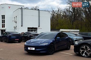 Седан Tesla Model 3 2025 в Києві