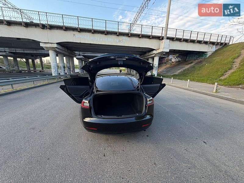 Седан Tesla Model 3 2020 в Одессе
