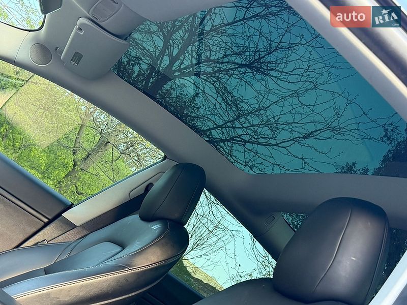 Седан Tesla Model 3 2020 в Одессе