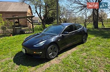 Седан Tesla Model 3 2018 в Бердичеве