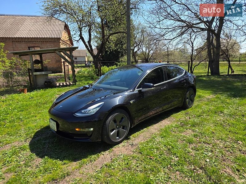Седан Tesla Model 3 2018 в Бердичеве