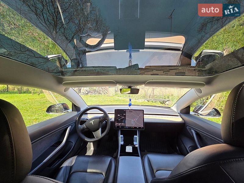 Седан Tesla Model 3 2018 в Бердичеве