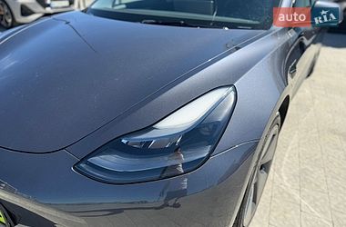 Седан Tesla Model 3 2023 в Львове