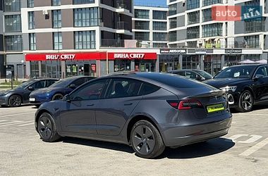 Седан Tesla Model 3 2023 в Львове