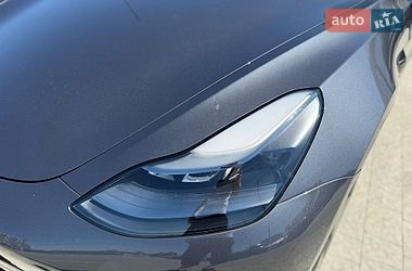 Седан Tesla Model 3 2023 в Львове