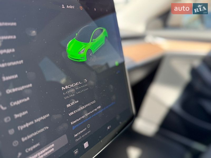 Седан Tesla Model 3 2023 в Львове