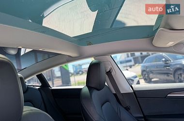 Седан Tesla Model 3 2023 в Львове