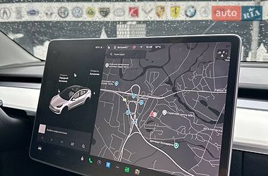 Седан Tesla Model 3 2021 в Чернигове