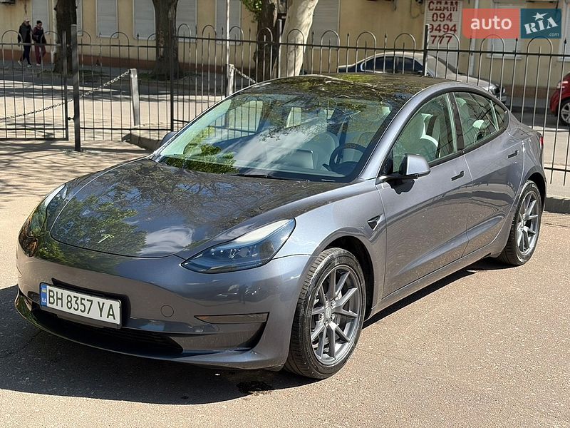 Tesla Model 3 2023