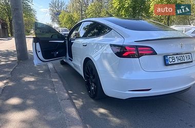 Седан Tesla Model 3 2021 в Чернигове