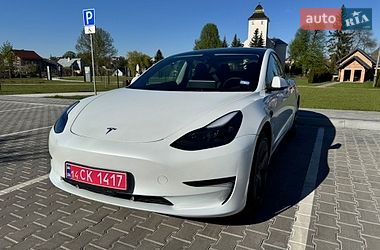 Седан Tesla Model 3 2023 в Львові