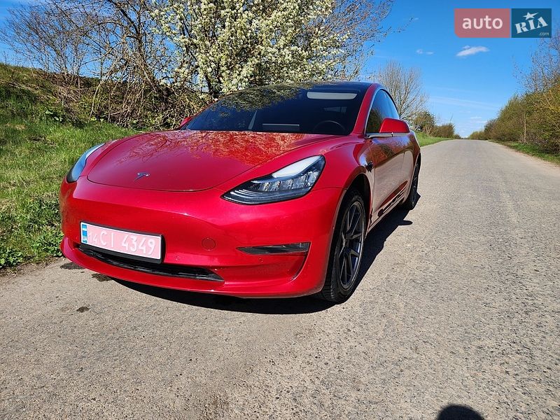 Седан Tesla Model 3 2018 в Тернополі
