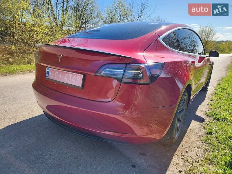 Седан Tesla Model 3 2018 в Тернополі