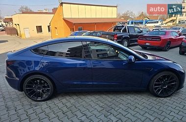 Седан Tesla Model 3 2019 в Львове