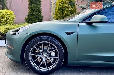 Седан Tesla Model 3 2023 в Одессе