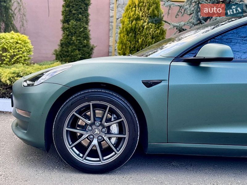 Седан Tesla Model 3 2023 в Одессе
