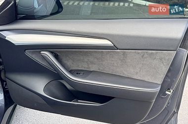 Седан Tesla Model 3 2023 в Одессе