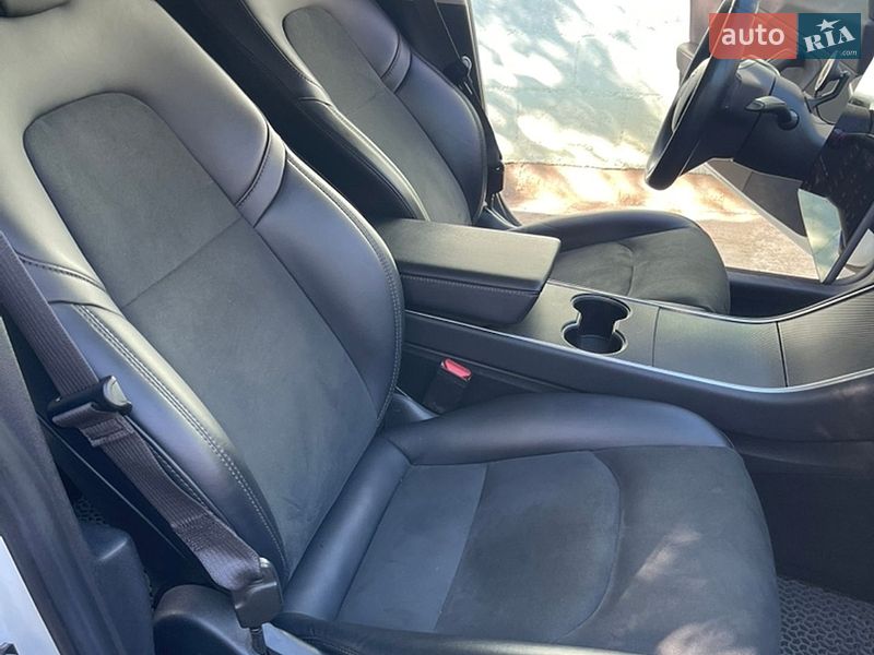 Седан Tesla Model 3 2018 в Кропивницькому