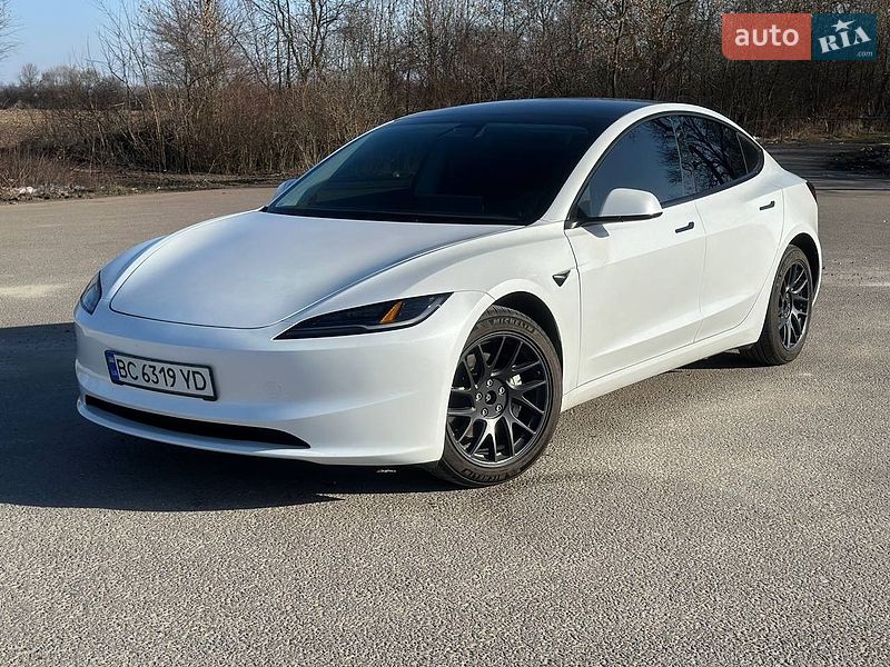 Tesla Model 3 2024