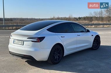 Седан Tesla Model 3 2024 в Львове
