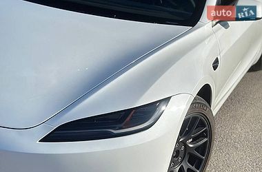 Седан Tesla Model 3 2024 в Львове