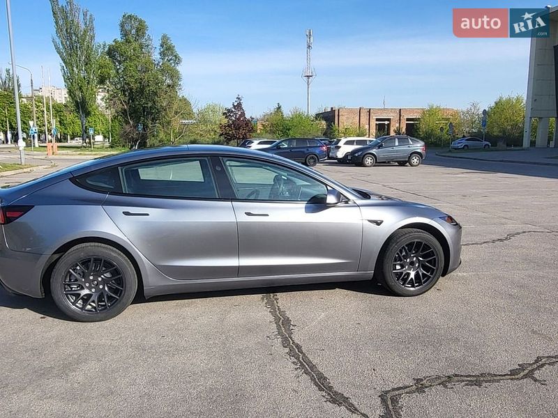 Седан Tesla Model 3 2025 в Запорожье
