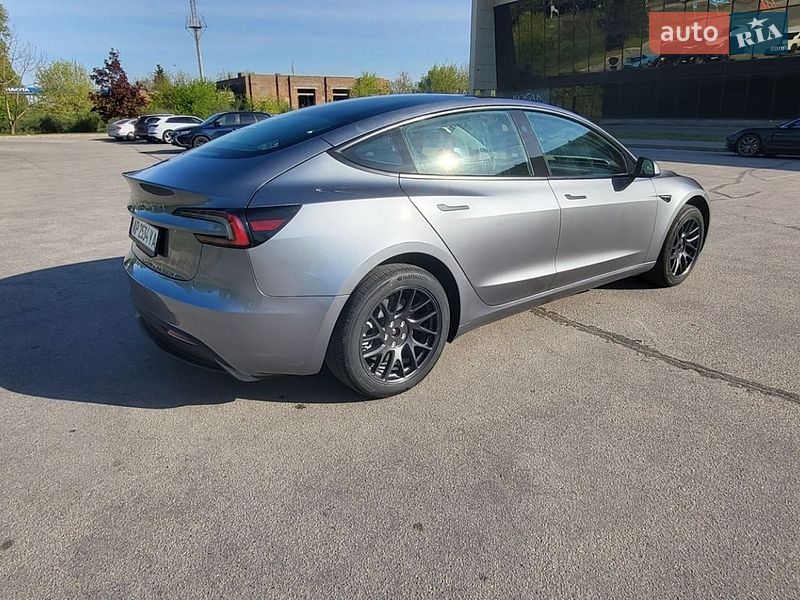 Седан Tesla Model 3 2025 в Запорожье