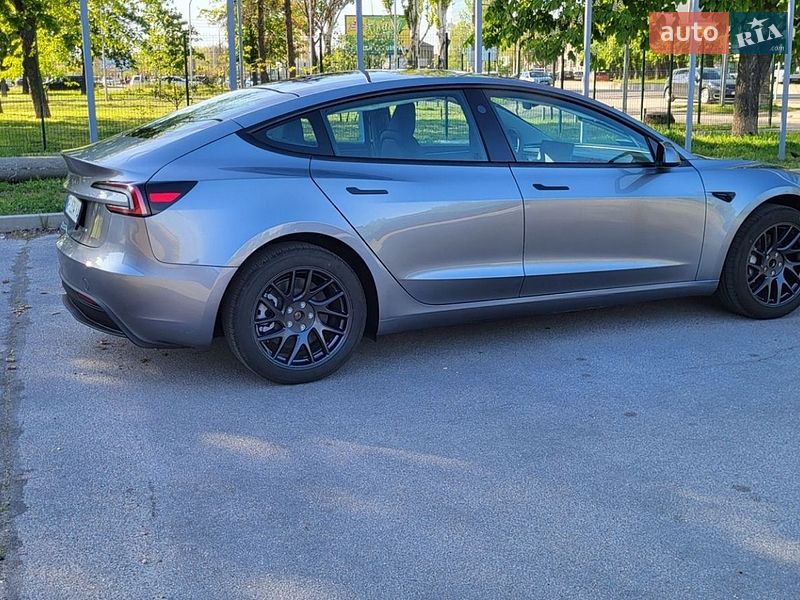 Седан Tesla Model 3 2025 в Запорожье