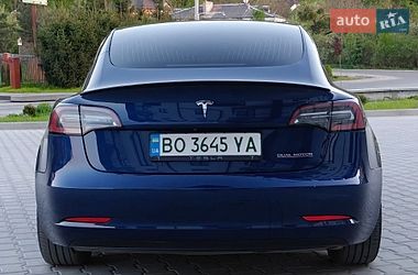 Седан Tesla Model 3 2020 в Кременце