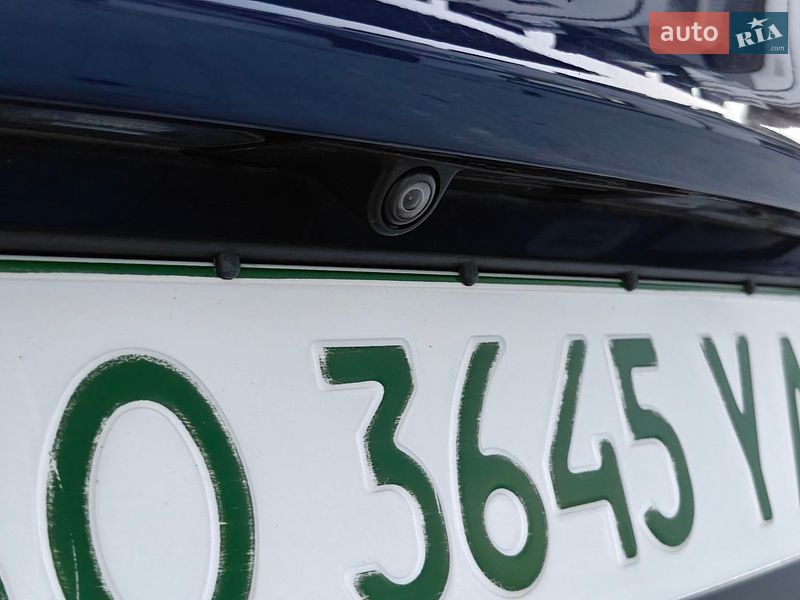Седан Tesla Model 3 2020 в Кременце