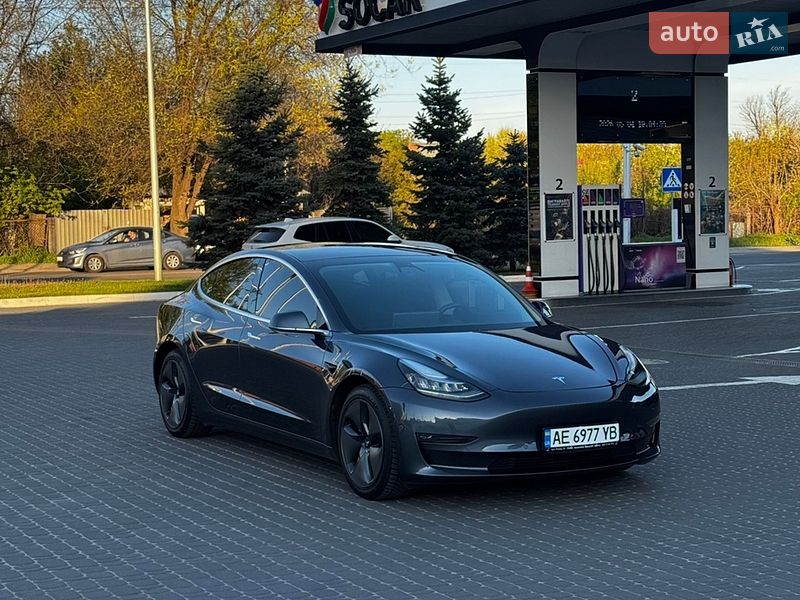 Седан Tesla Model 3 2020 в Днепре