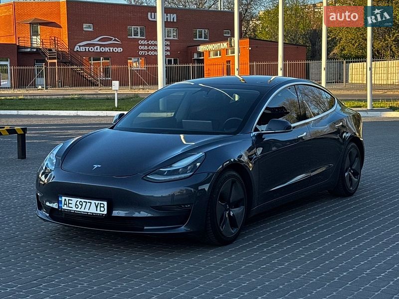 Седан Tesla Model 3 2020 в Днепре