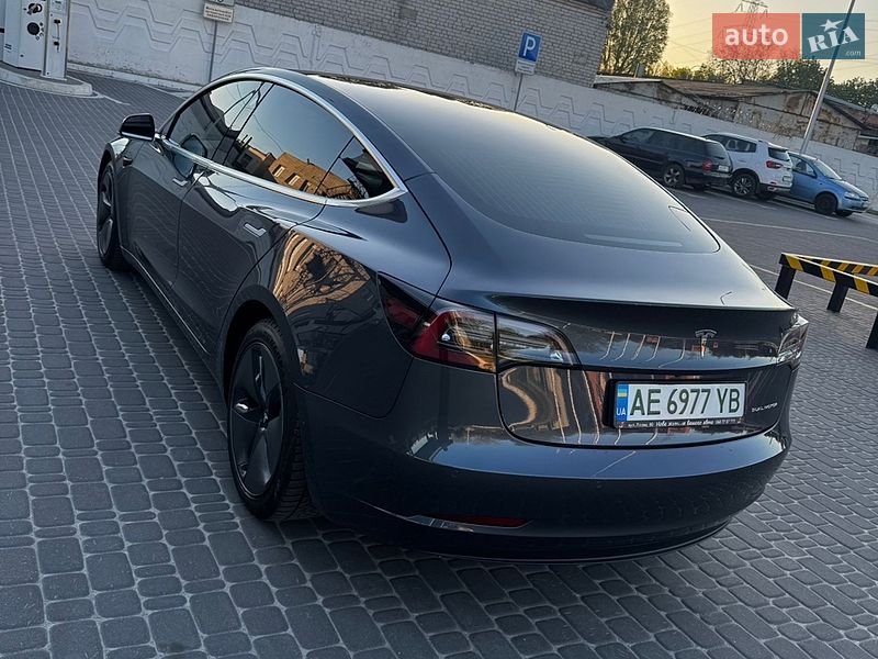 Седан Tesla Model 3 2020 в Днепре