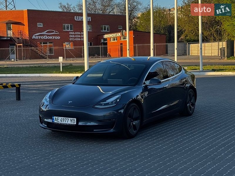 Седан Tesla Model 3 2020 в Днепре
