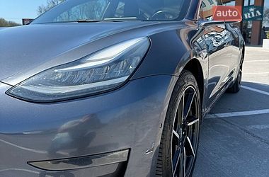 Седан Tesla Model 3 2018 в Киеве