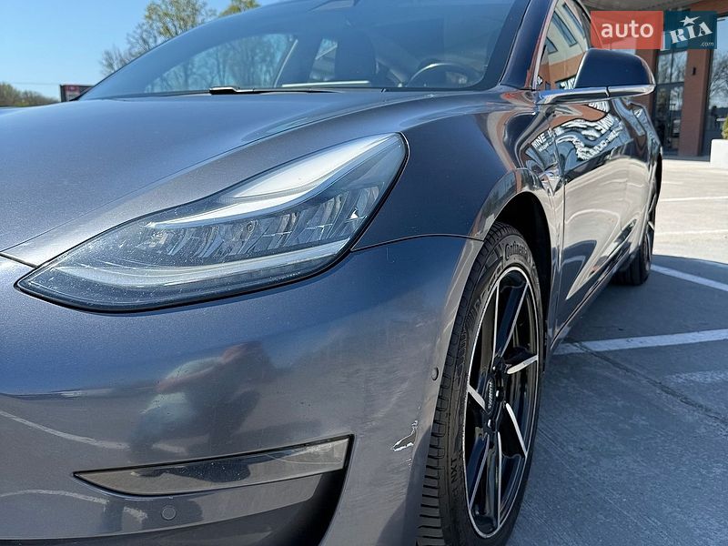 Седан Tesla Model 3 2018 в Киеве