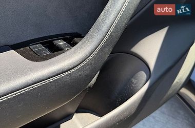 Седан Tesla Model 3 2018 в Киеве
