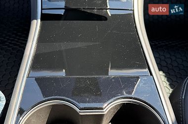 Седан Tesla Model 3 2018 в Киеве