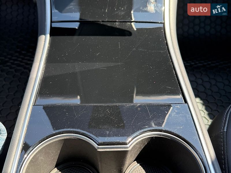Седан Tesla Model 3 2018 в Киеве