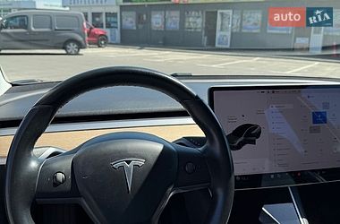 Седан Tesla Model 3 2018 в Киеве