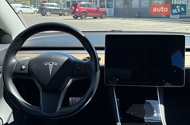 Седан Tesla Model 3 2018 в Киеве