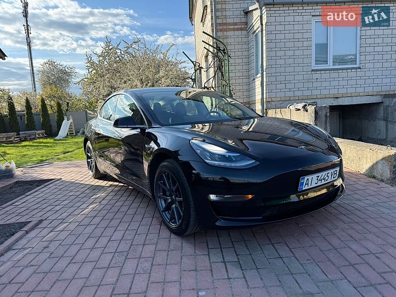 Седан Tesla Model 3 2019 в Києві