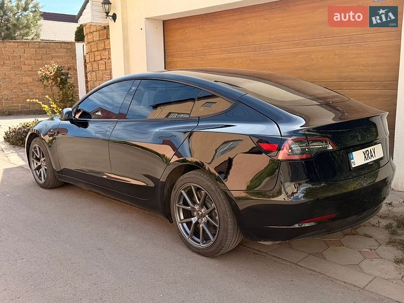Седан Tesla Model 3 2022 в Одессе