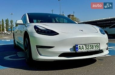 Седан Tesla Model 3 2019 в Києві