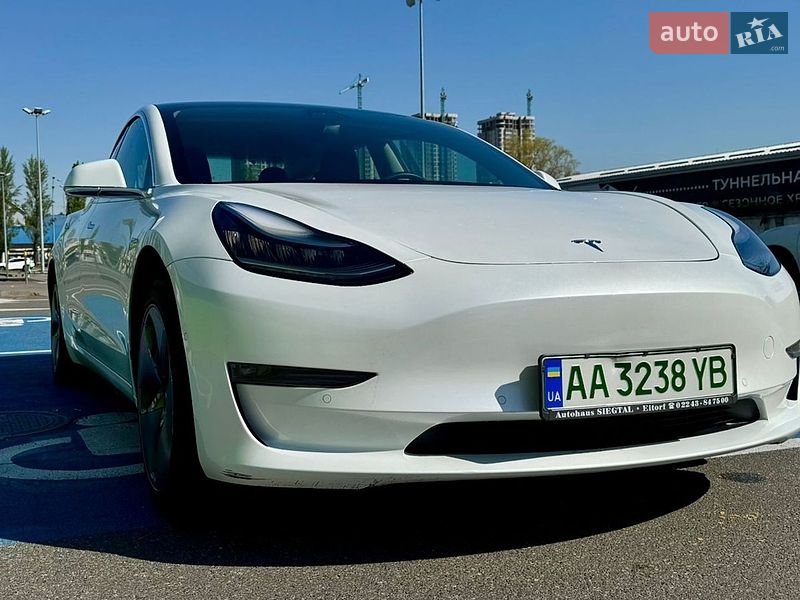 Седан Tesla Model 3 2019 в Києві